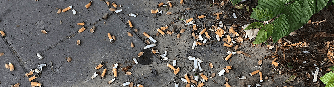 sigarettenpeuken op straat